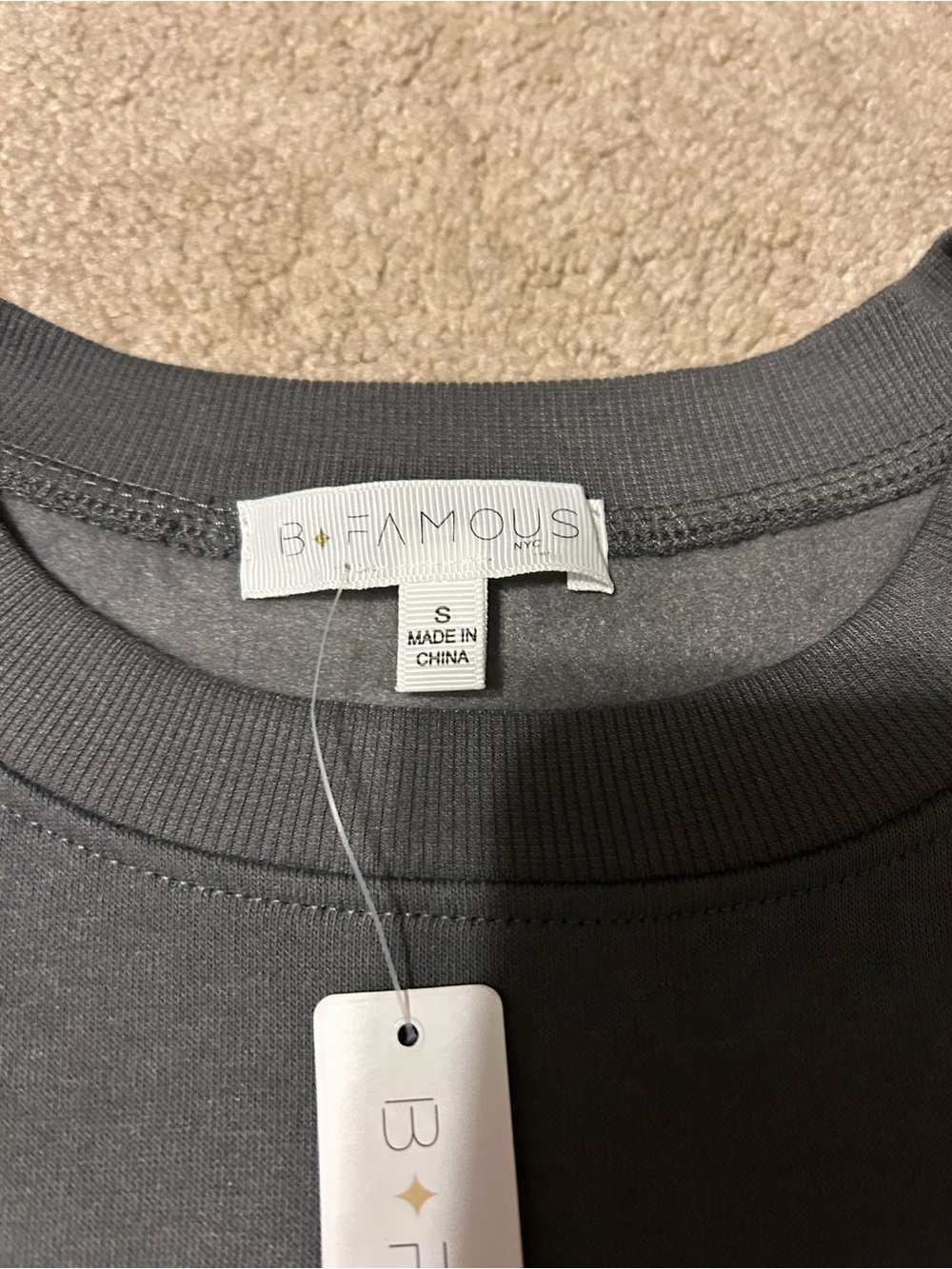 B Famous NYC Game Day Football Sweatshirt Gray Raised Graphic S - Picture 6 of 7